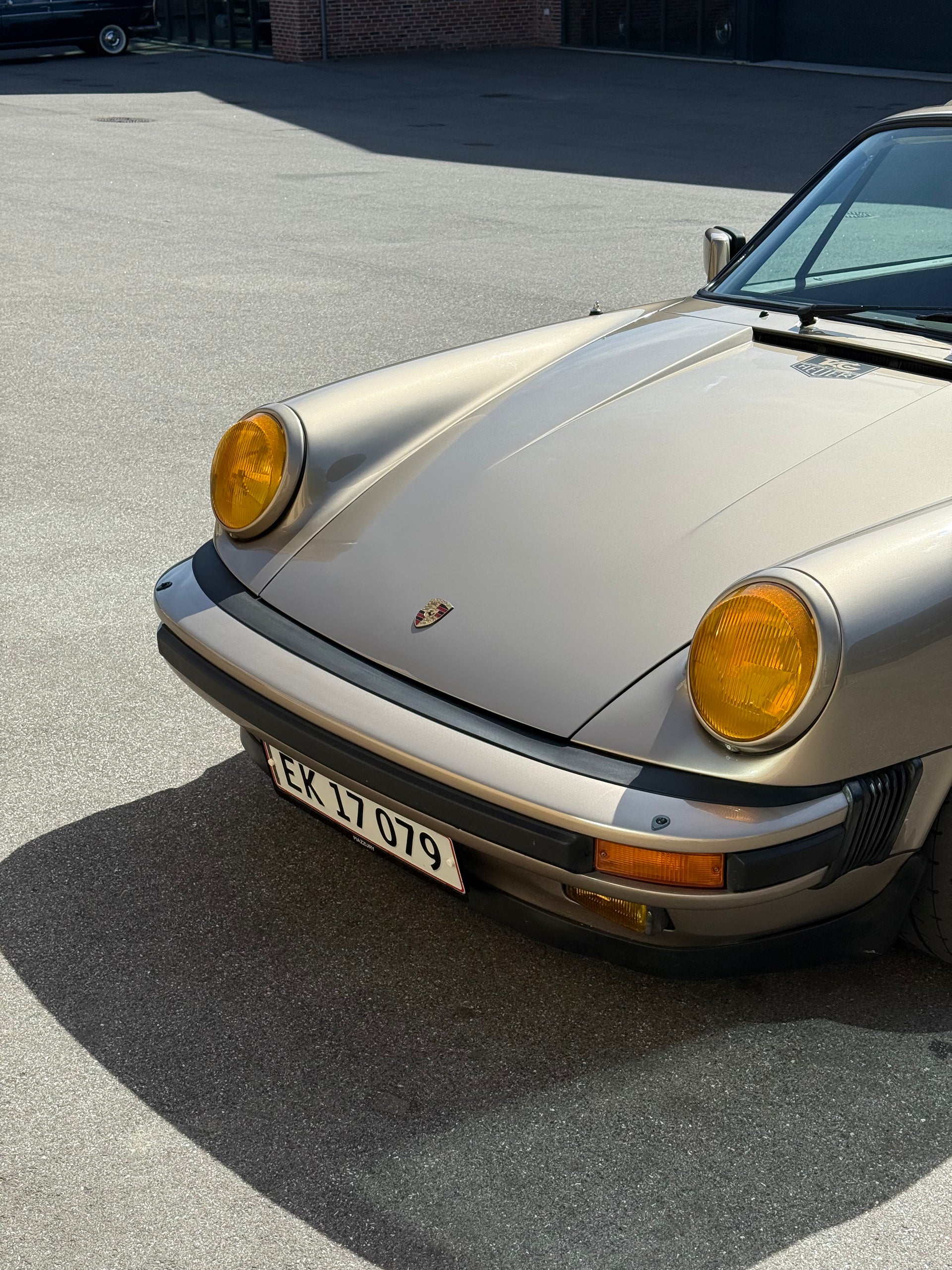 PORSCHE 911 No.1 – Yoko Curated