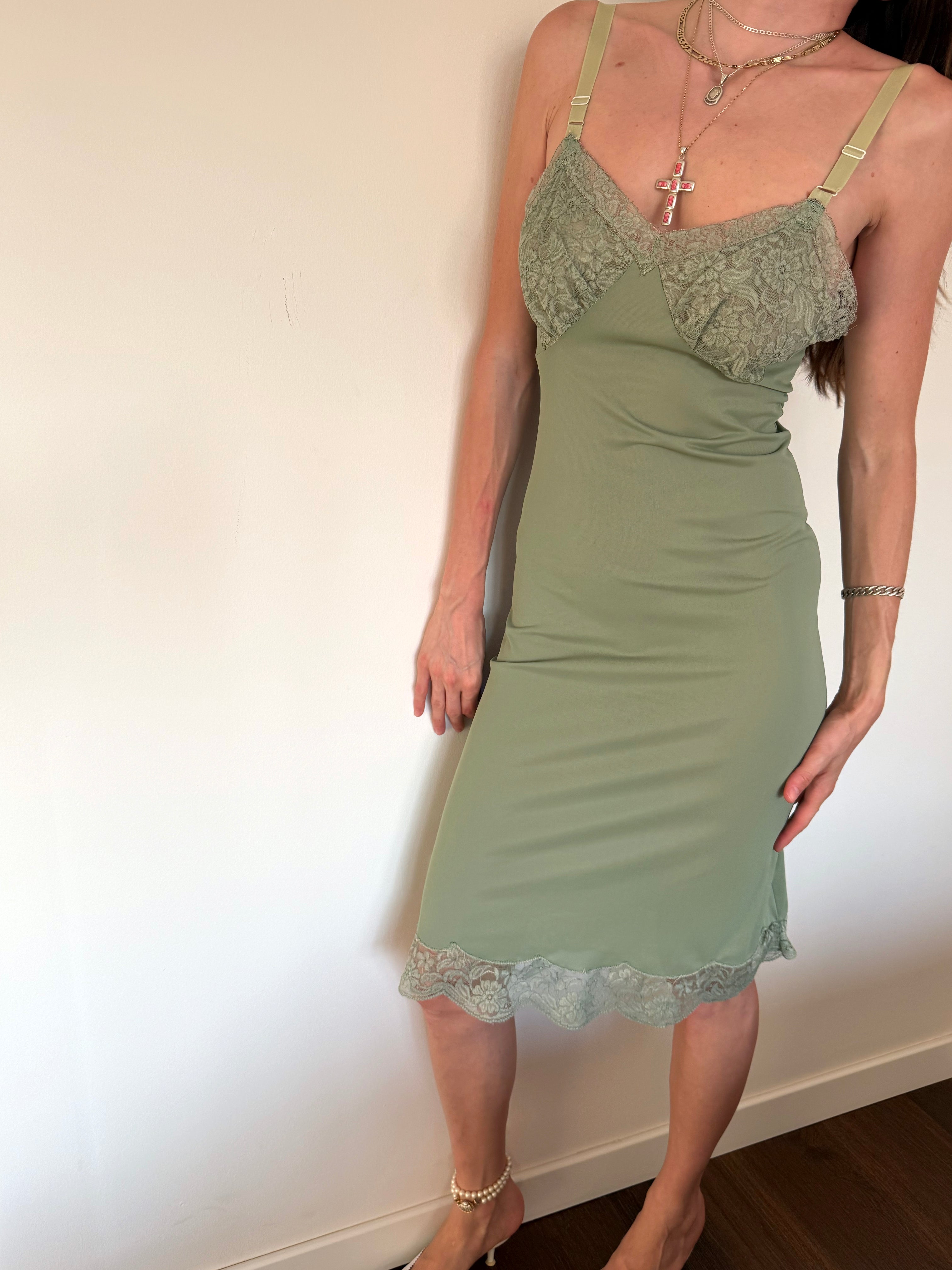 1960S SLIP
