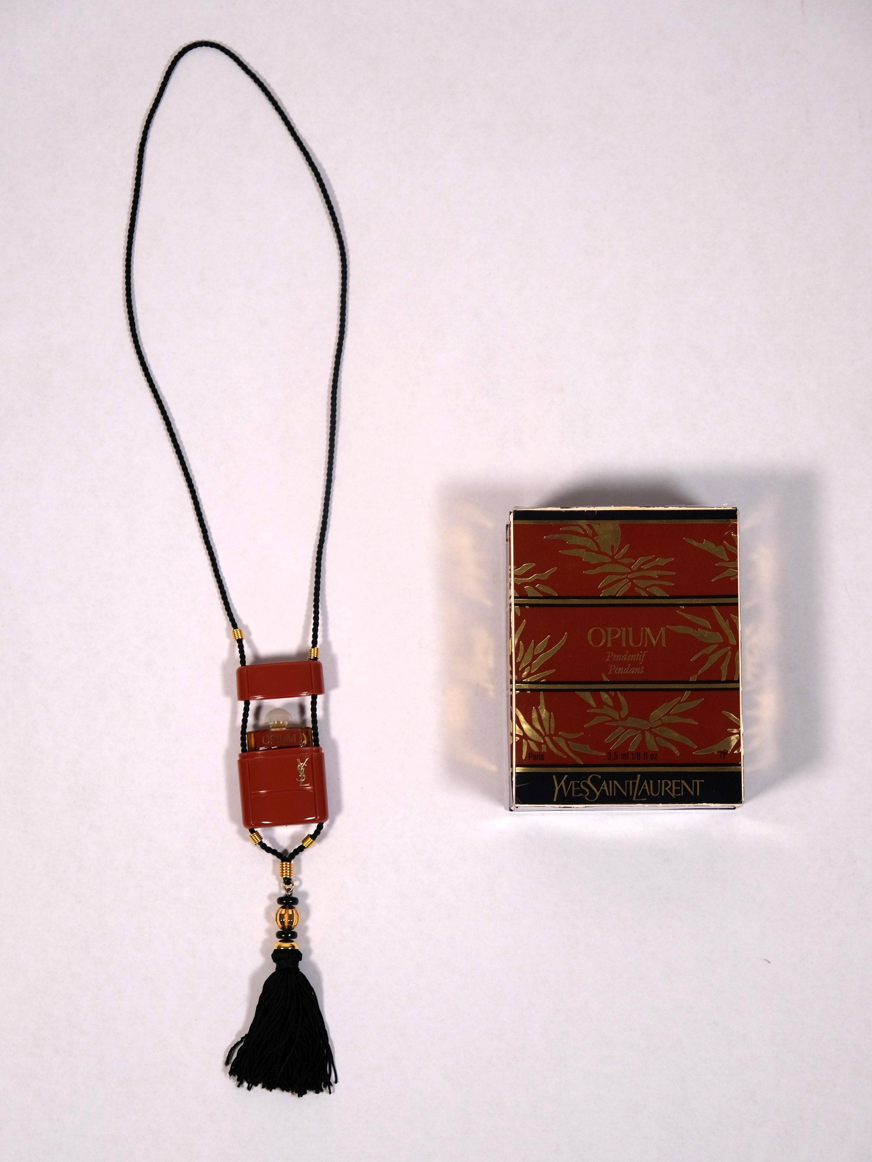 YSL OPIUM PENDANT